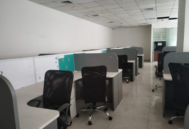 Pune commercial office space available for rent in Viman nagar.