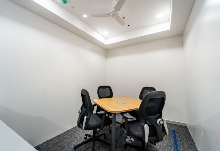 Furnished Commercial Office for Lease in Viman Nagar &ndash; 2400 Sqft Nyati Empress