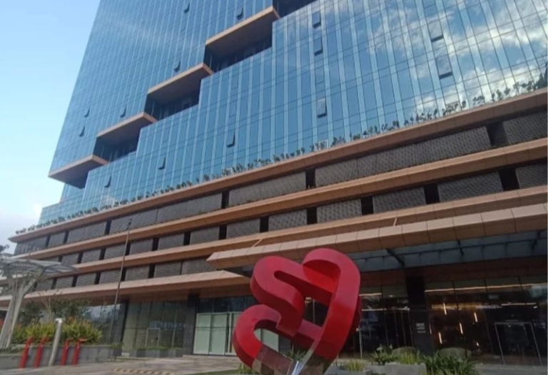 Spacious 33000 Sqft Warm Shell Office Space in IT Park Ideal for MNC Companies
