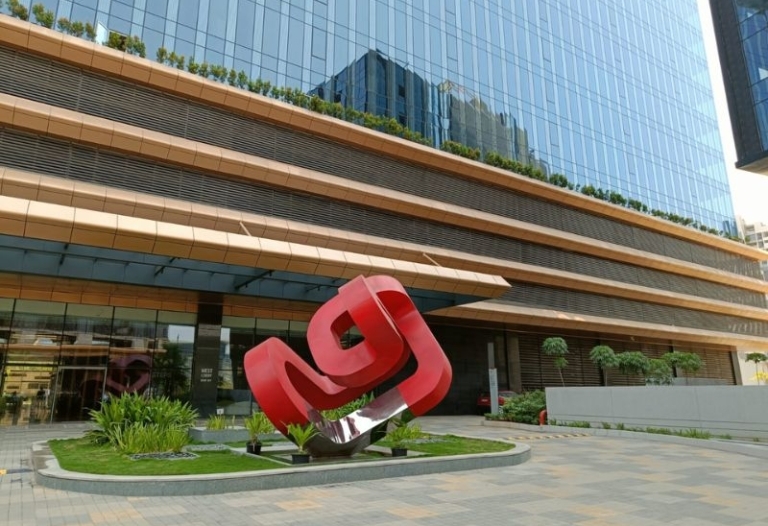 Large Floor Plate 82000 Sqft Office Space for Lease / Rent Near JP Morgan Kharadi Pune
