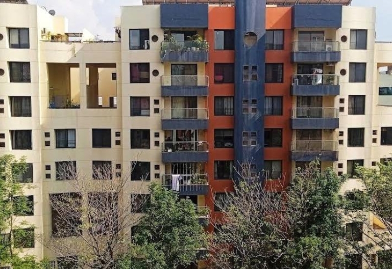 Available Spacious 3 BHK Apartment for Sale | Clover Acropolis, Viman Nagar, Pune