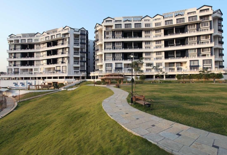 Luxury 3.5 BHK Duplex for Rent | Gera Greensville Sky Villas | Kharadi, Pune | Near Gera Commerzone 