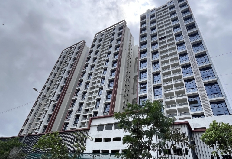 Premium 4 BHK Duplex Apartment for Sale in Kharadi, Pune | Near Riverfront Road | Riverdale Grove