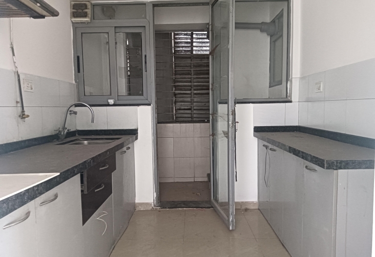 Premium 2 BHK Apartment for Rent in Hadapsar, Pune | Near Amanora Mall | Amanora Future Towers